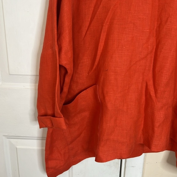 ITEMZ Chris Baumgartner Linen Button Down Asymmetrical Hem Shirt - Picture 7 of 11